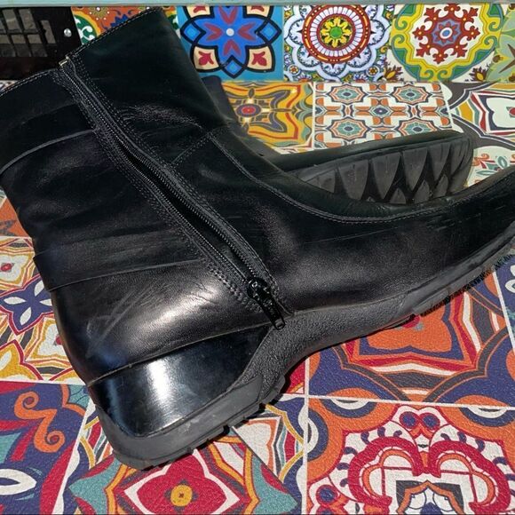 Clark’s black leather silver buckle weather grip sole sz 8 - Picture 4 of 5